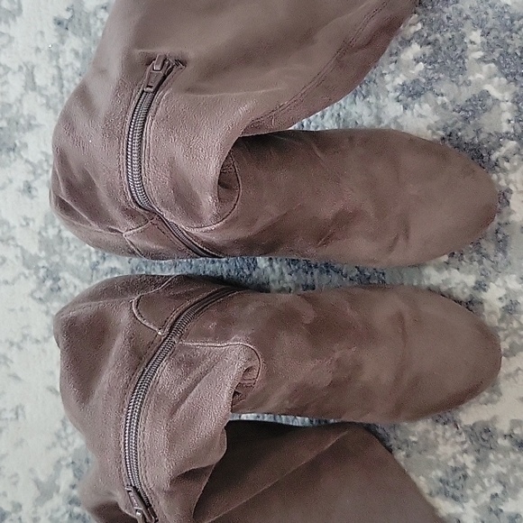 Over the knee boots - Picture 6 of 8